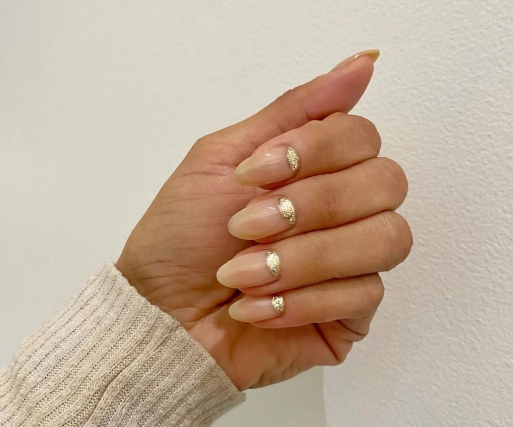 unhas decoradas douradas