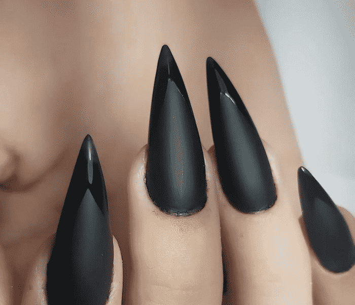 black nail