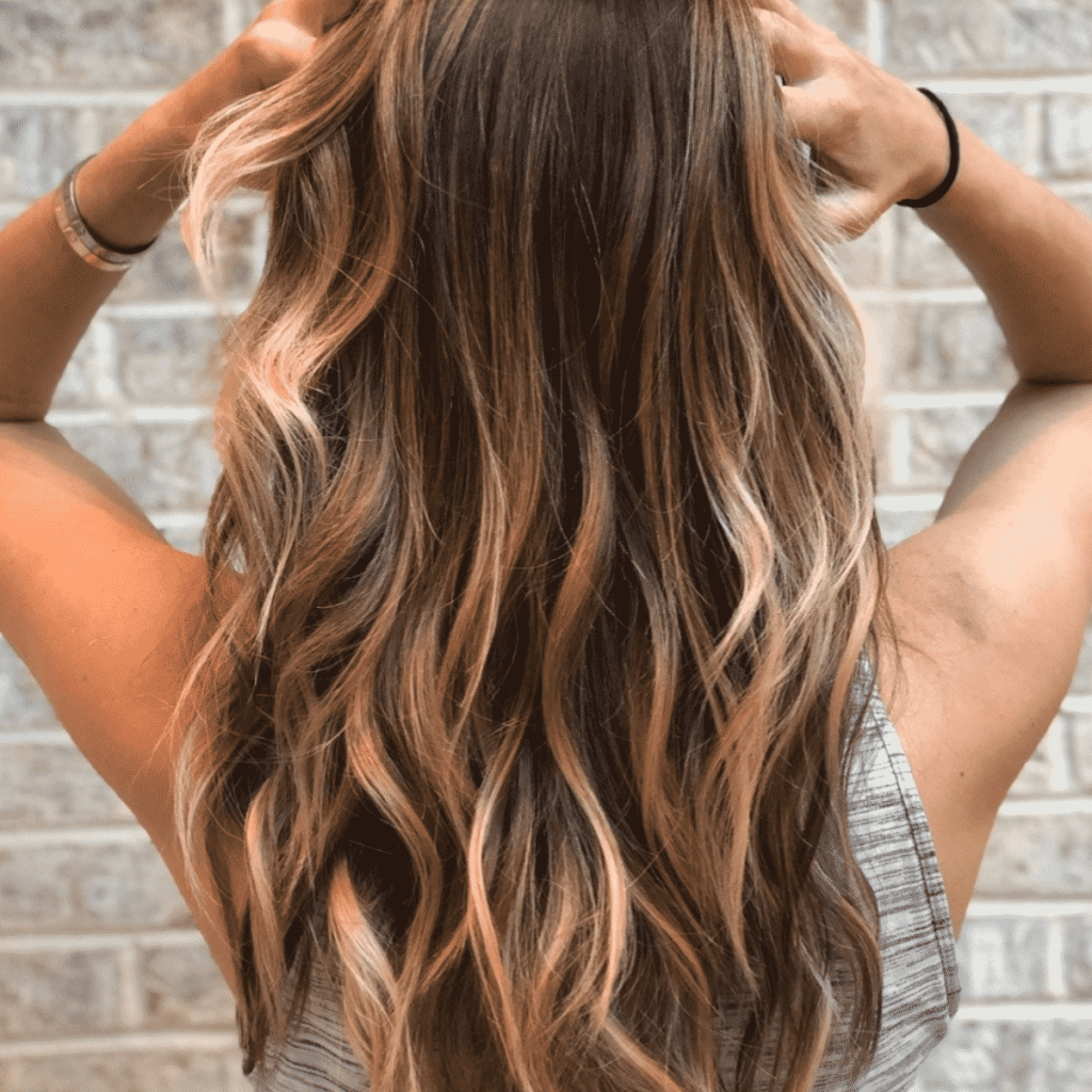 morena iluminada Balayage de caramelo