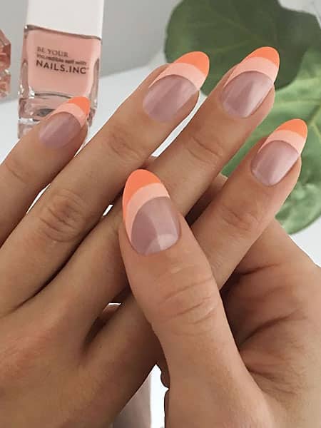 Unhas cor de pêssego