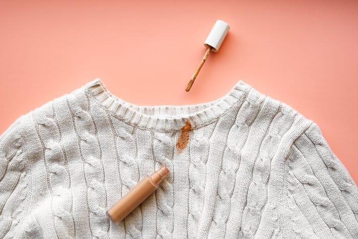 como tirar a base da roupa