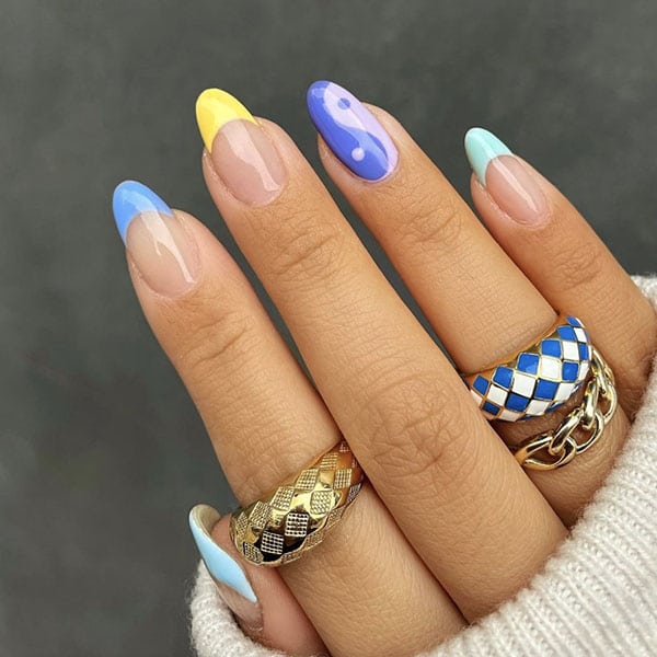 unhas tons pastéis