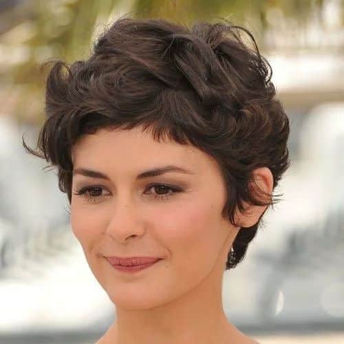 pixie cut ondulado