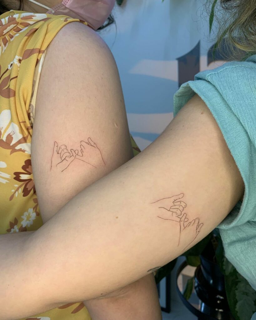 tatuagem de dedo mindinho amizade