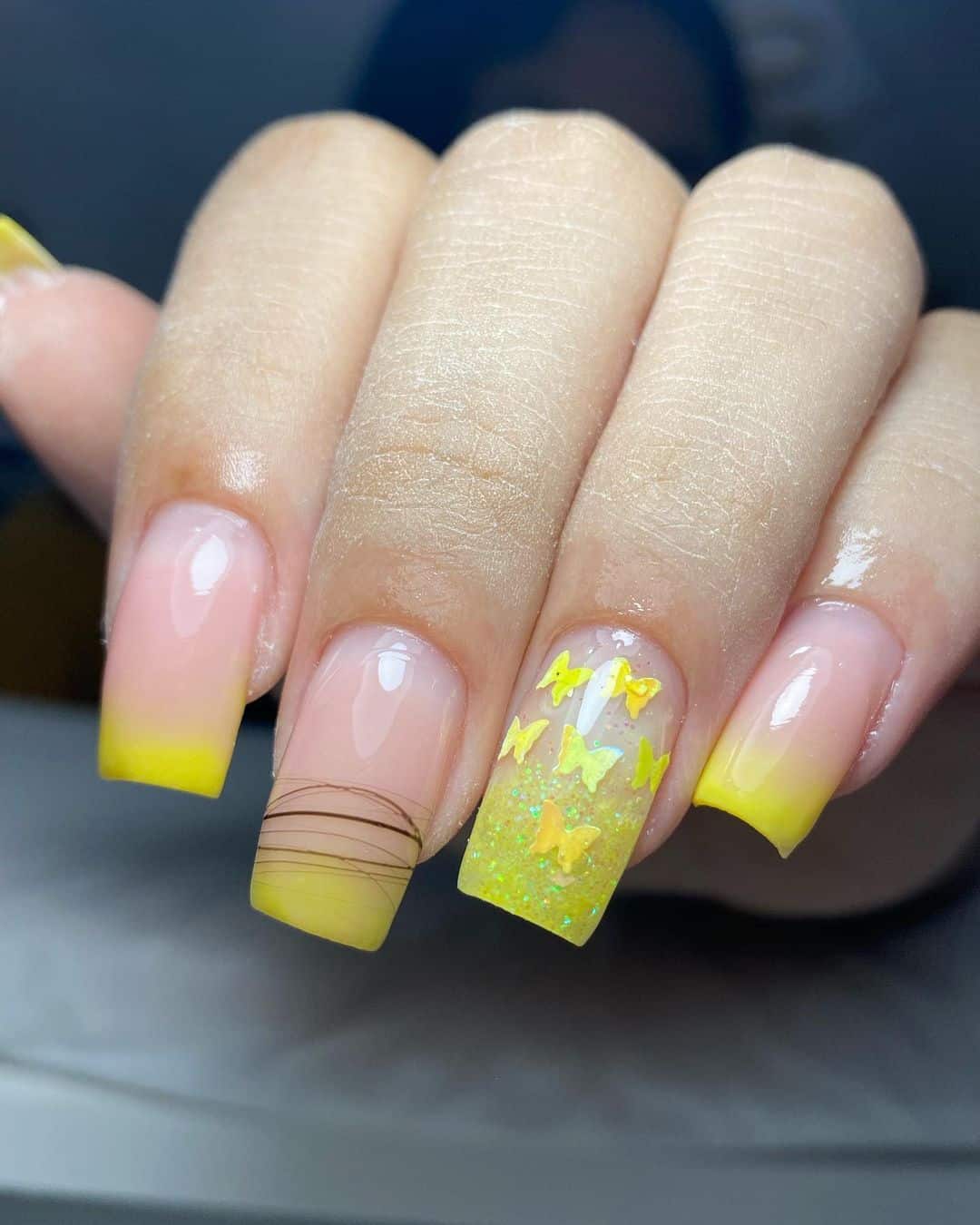 Unha encapsulada com glitter: 25 opções para você se inspirar