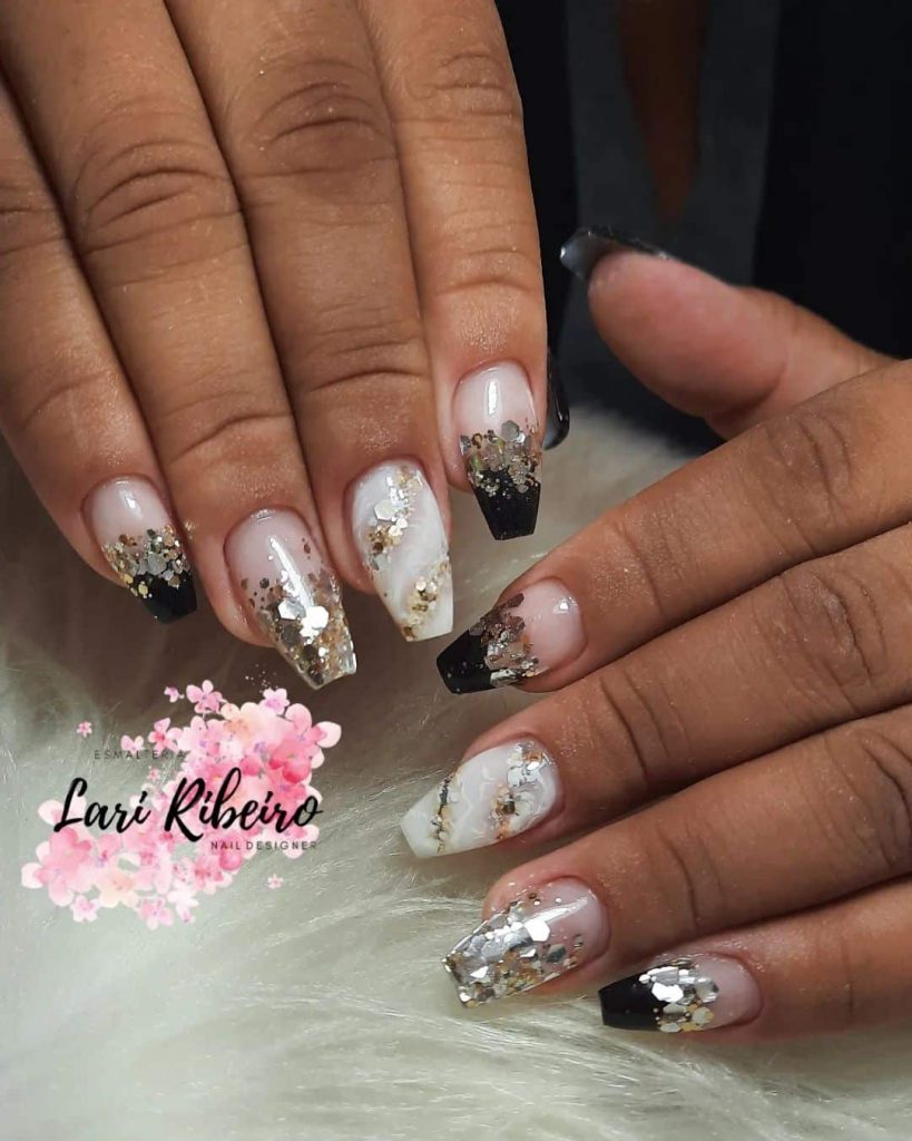 unha encapsulada com glitter