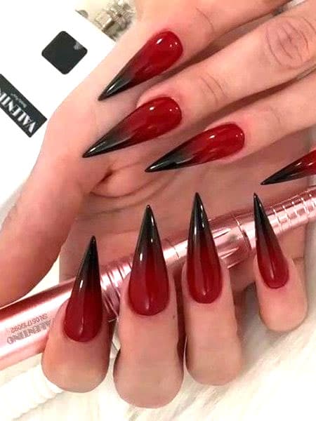 unha estiletto vermelho e preto